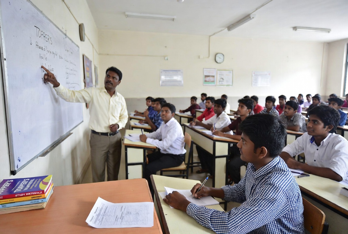 Why Students Prefer TOPPER’S Over Home Tuitions (Top Reasons)